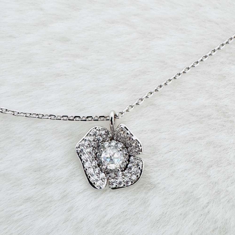 Kate Spade Silver Cubic Zirconia Poppy Pendant Necklace - NWT - Picture 6 of 10